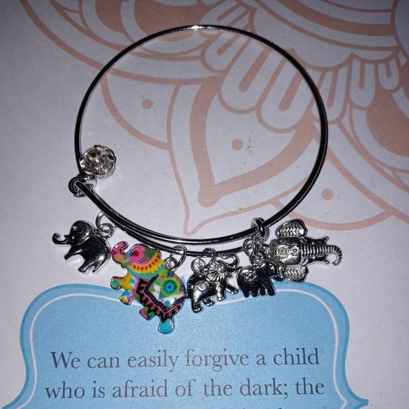 Expandable Elephant Charm Bracelet - Picture 2 of 5